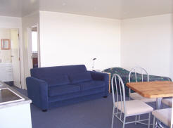 Standard one bedroom motel lounge